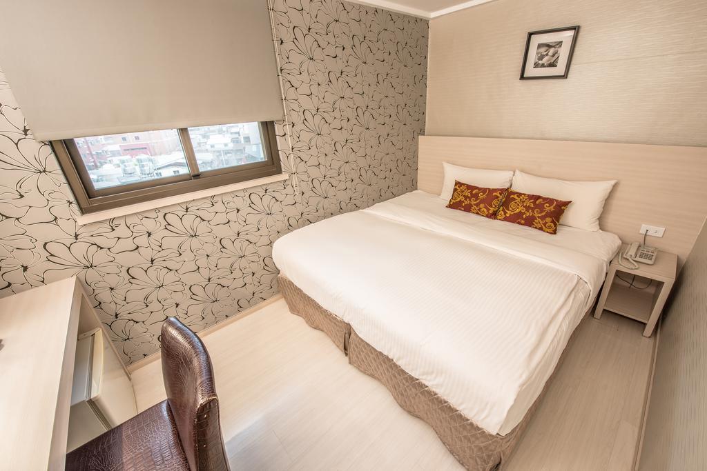 Golden Stone Hotel Kaohsiung Exterior photo